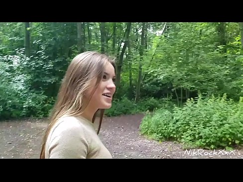 ❤️ Evelinari toki publiko batean izorratzen genuela proposatu nion! Baietz esan zuen. Orduan ipurdian izorratu eta ahoan esperma. Orduan bere burua haserretu zen. Sluts gugan ❌