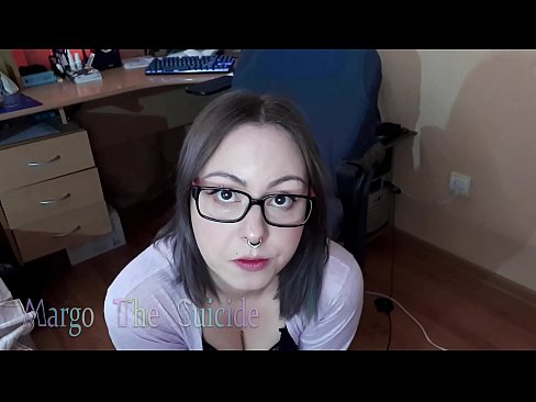 ❤️ Neska sexy betaurrekoekin dildoa zurrupatzen du kameraren aurrean Sluts gugan ❌